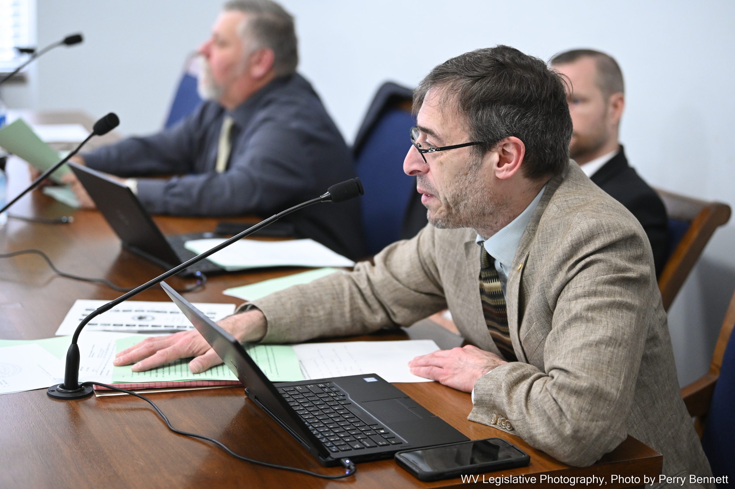 House committee approves bills to mandate city election dates, allow cities to set up outdoor areas for consumption of alcohol